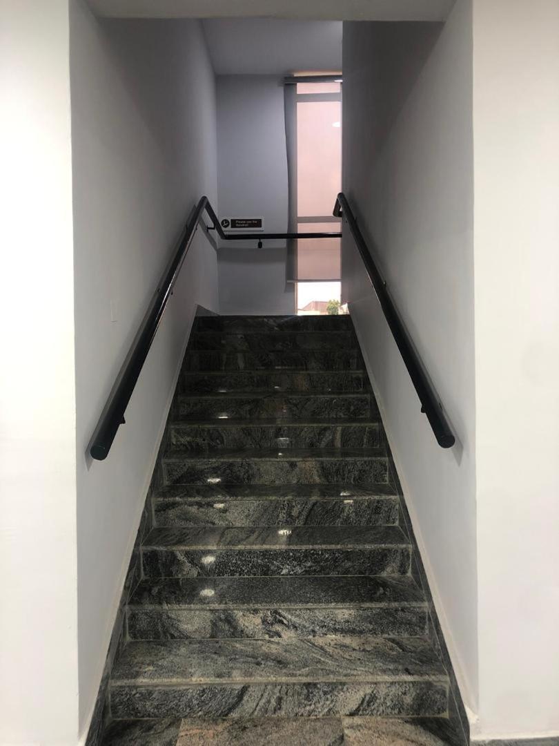 Crownsville Hotel - Airport Road Port Harcourt Eksteriør bilde