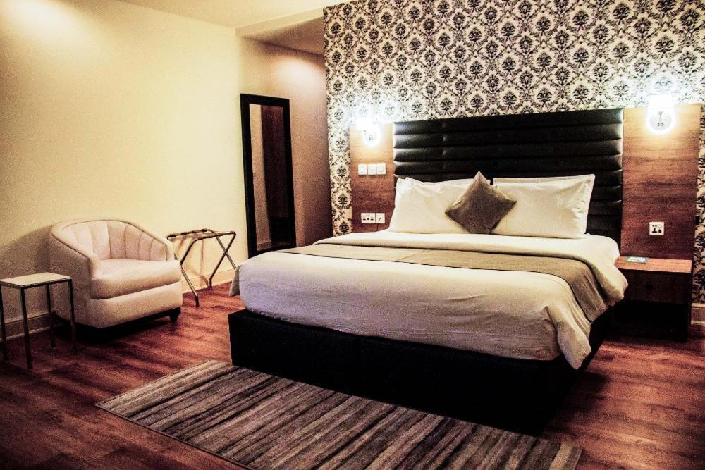 Crownsville Hotel - Airport Road Port Harcourt Eksteriør bilde