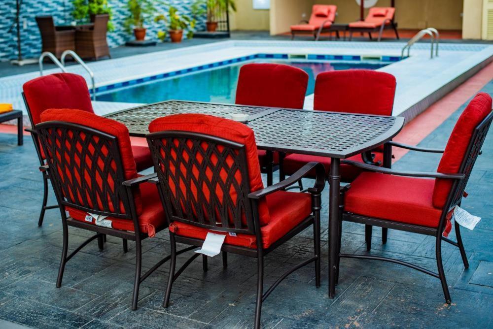 Crownsville Hotel - Airport Road Port Harcourt Eksteriør bilde