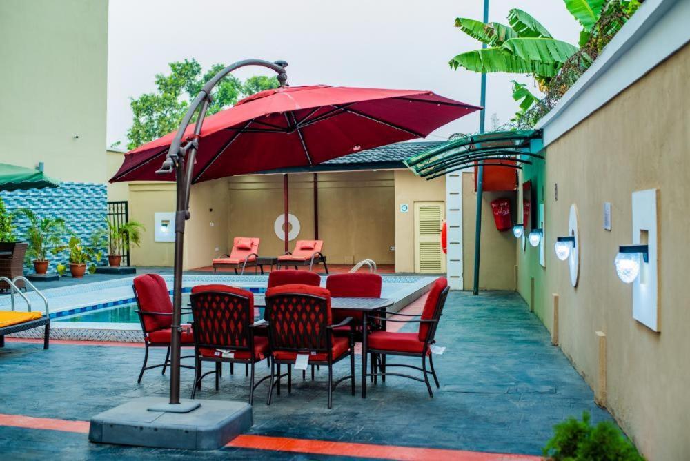 Crownsville Hotel - Airport Road Port Harcourt Eksteriør bilde
