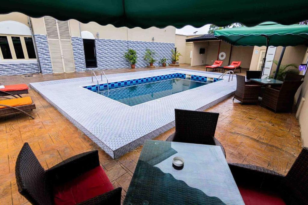 Crownsville Hotel - Airport Road Port Harcourt Eksteriør bilde