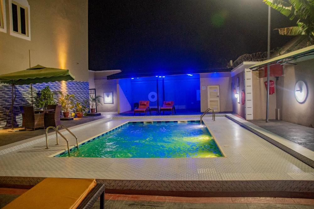 Crownsville Hotel - Airport Road Port Harcourt Eksteriør bilde